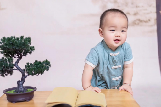 七台河宝宝脸上小白点